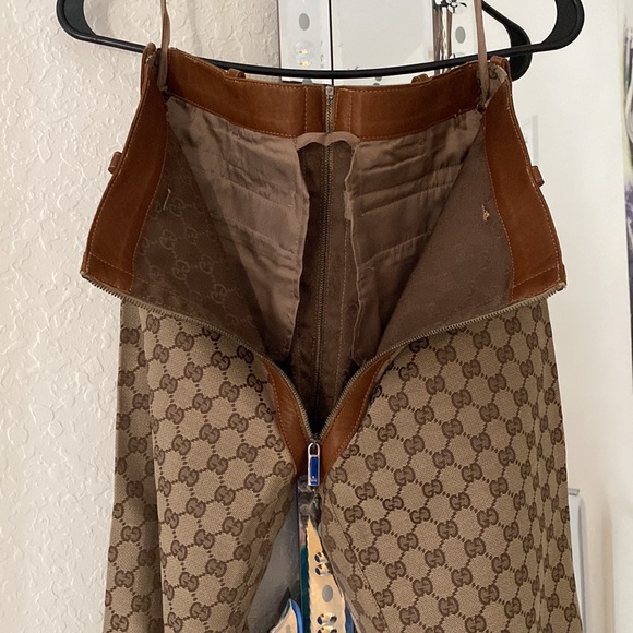 Authentic Gucci - Picture 4 of 6